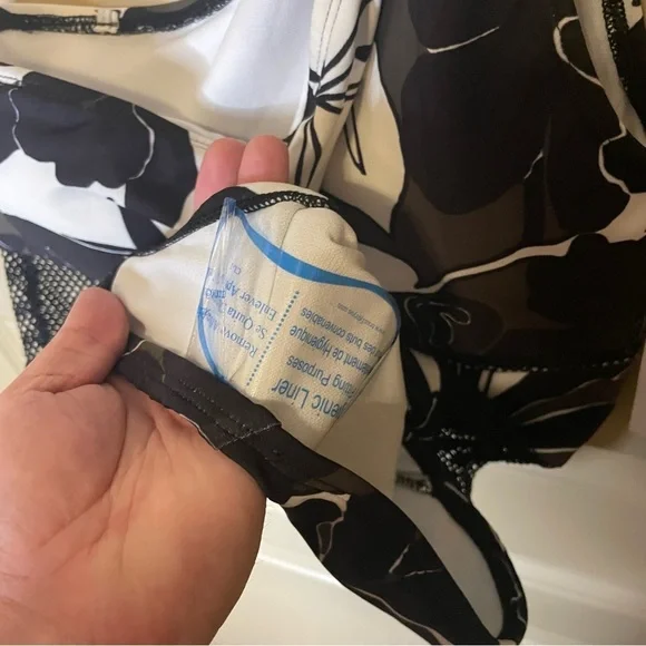 Carmen Marc Valvo One Shoulder One Piece Swimsuit, Women's Size 8 NEW MSRP $106 - Picture 6 of 7